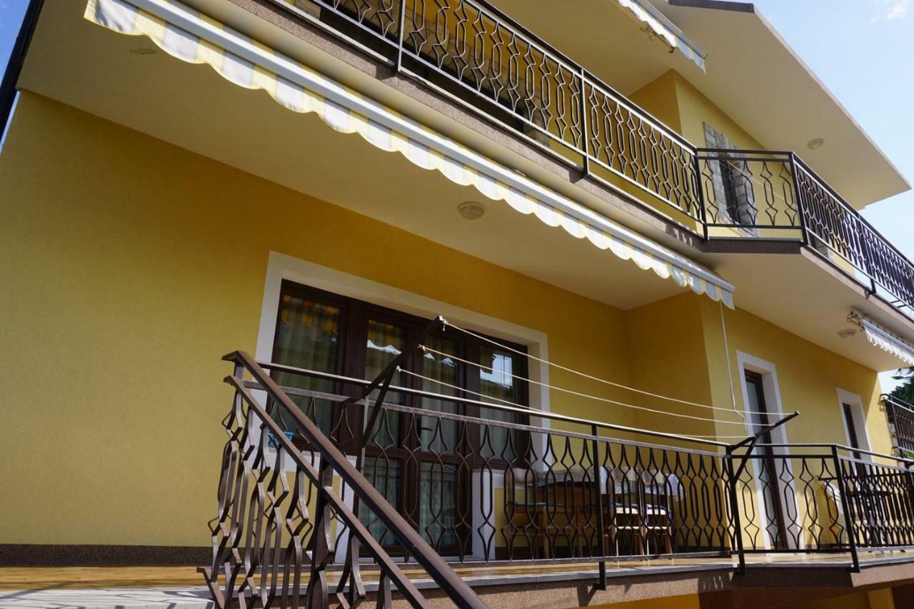 Mariella Hotel Basanija Exterior photo
