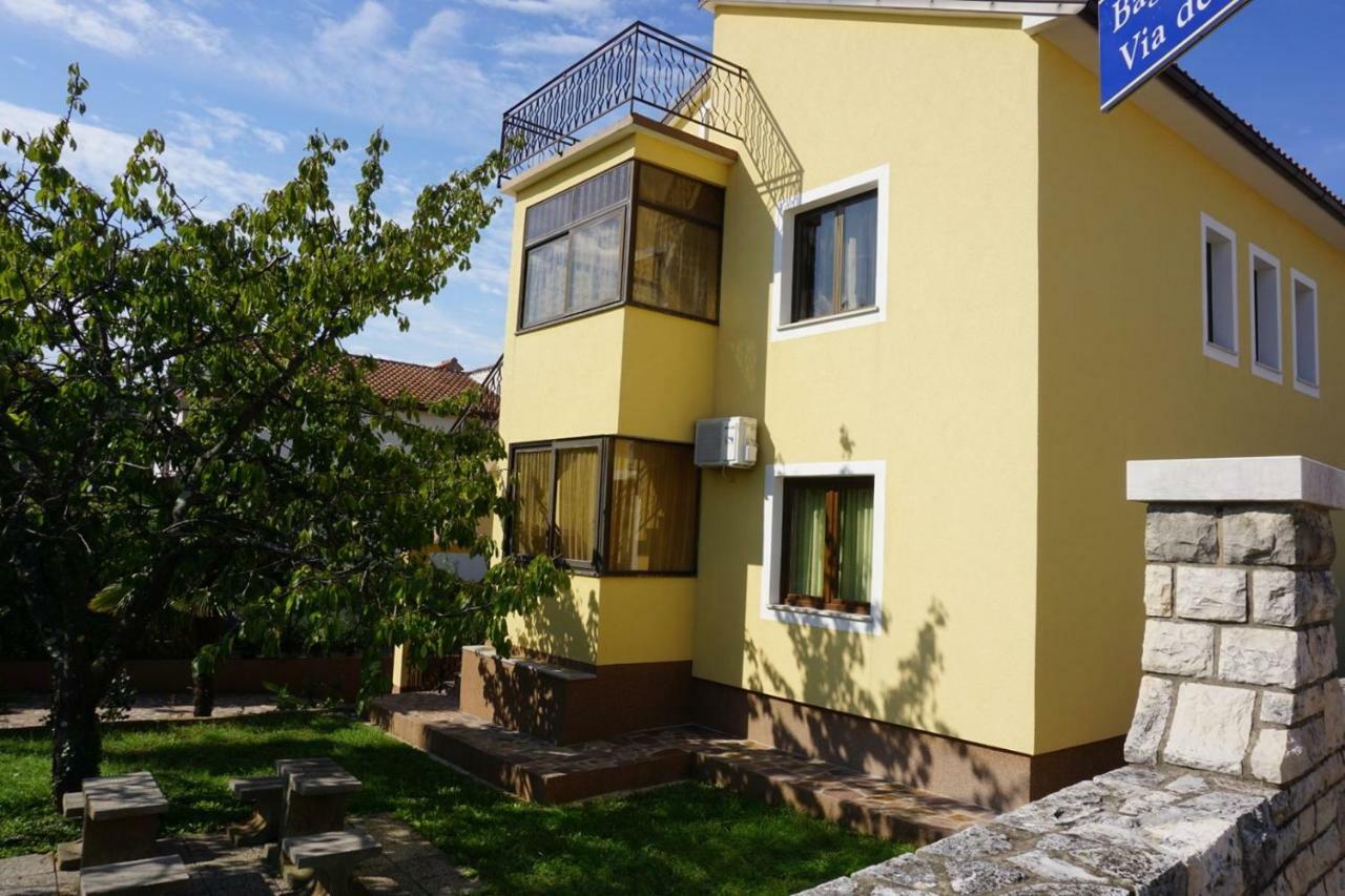 Mariella Hotel Basanija Exterior photo