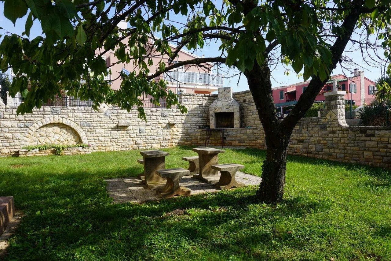 Mariella Hotel Basanija Exterior photo
