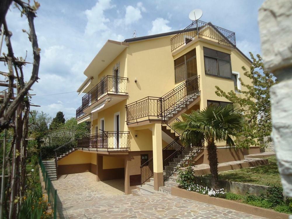 Mariella Hotel Basanija Exterior photo